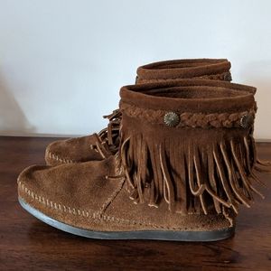Minnetonka high top moccasin